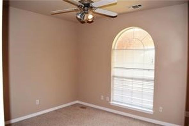 1321 Trophy Court W, Midlothian, TX 76065