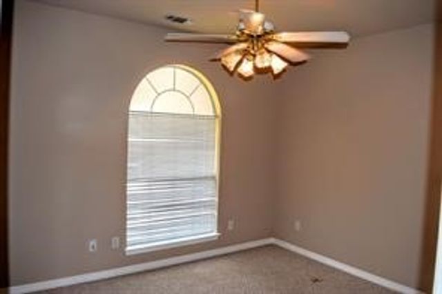 1321 Trophy Court W, Midlothian, TX 76065