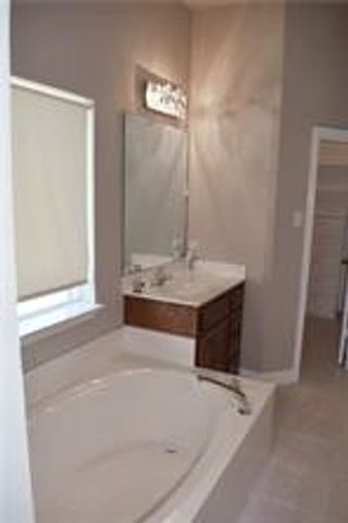 1321 Trophy Court W, Midlothian, TX 76065
