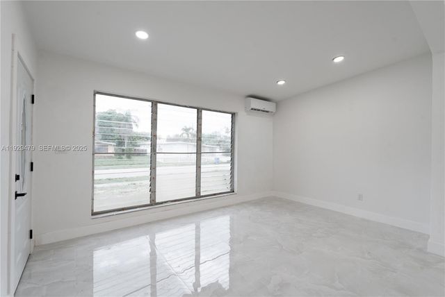 4041 NE 15th Ter, Pompano Beach, FL 33064