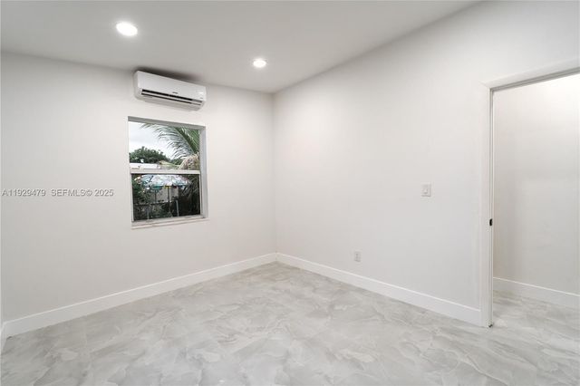 4041 NE 15th Ter, Pompano Beach, FL 33064