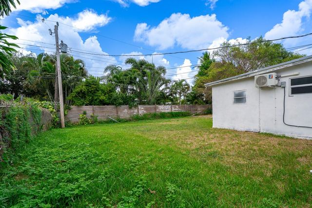 4041 NE 15th Ter, Pompano Beach, FL 33064