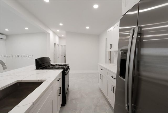 4041 NE 15th Ter, Pompano Beach, FL 33064