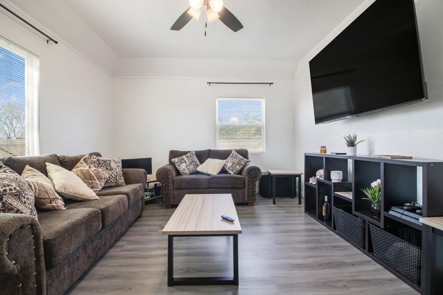 1682 E Foster Drive, Tulare, CA 93274