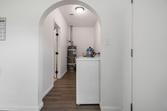 1682 E Foster Drive, Tulare, CA 93274