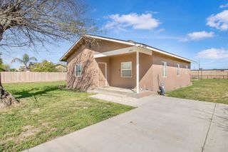 1682 E Foster Drive, Tulare, CA 93274