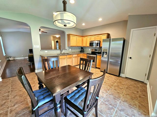 15827 MANES GRV, San Antonio, TX 78247