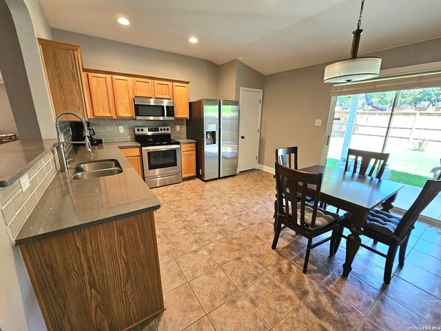 15827 MANES GRV, San Antonio, TX 78247
