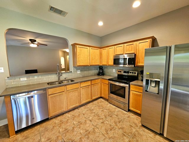 15827 MANES GRV, San Antonio, TX 78247