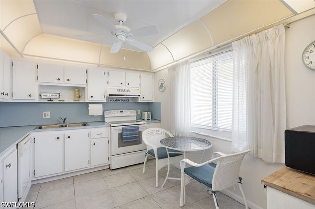 385 Palm DR 1732, Naples, FL 34112