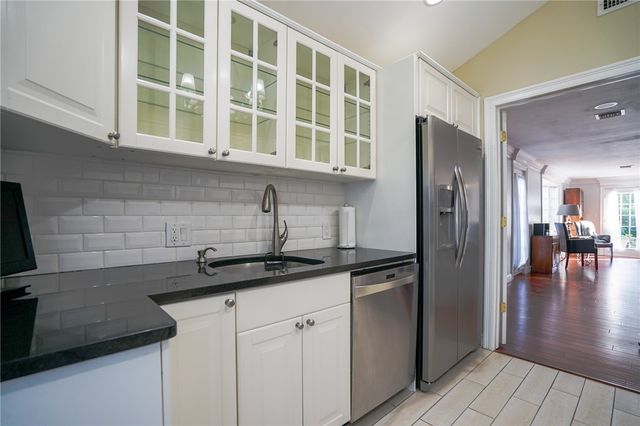 6 Tryon Avenue, East Providence, RI 02916