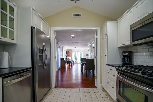 6 Tryon Avenue, East Providence, RI 02916