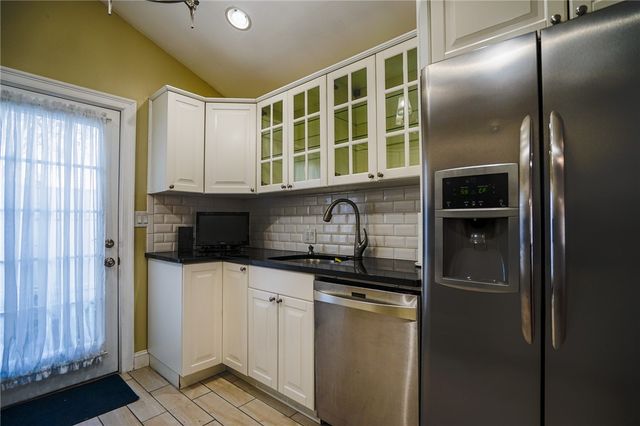 6 Tryon Avenue, East Providence, RI 02916