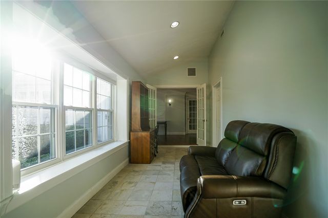6 Tryon Avenue, East Providence, RI 02916