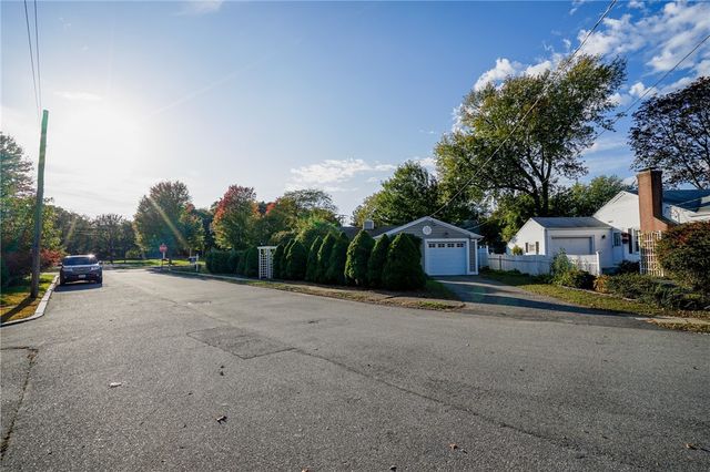6 Tryon Avenue, East Providence, RI 02916