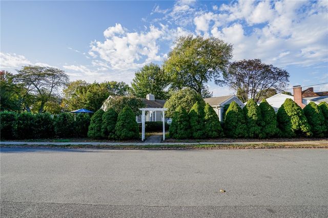 6 Tryon Avenue, East Providence, RI 02916