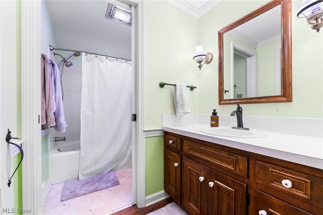 830 Blueberry Hill Drive, Canfield, OH 44406
