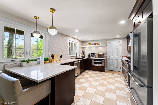 830 Blueberry Hill Drive, Canfield, OH 44406