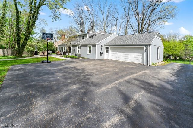 830 Blueberry Hill Drive, Canfield, OH 44406
