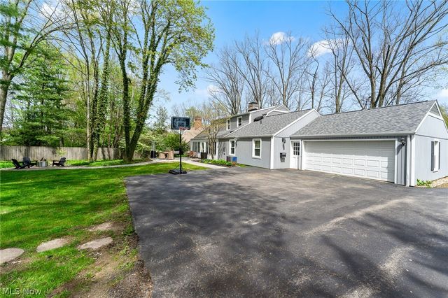 830 Blueberry Hill Drive, Canfield, OH 44406