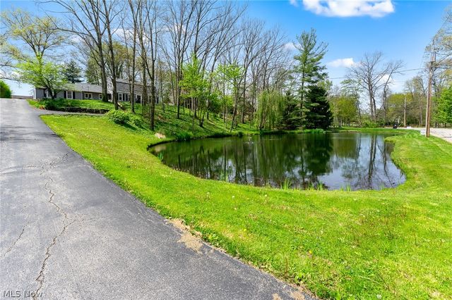 830 Blueberry Hill Drive, Canfield, OH 44406