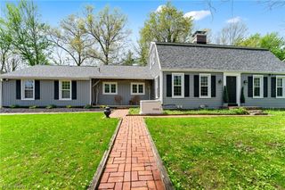 830 Blueberry Hill Drive, Canfield, OH 44406