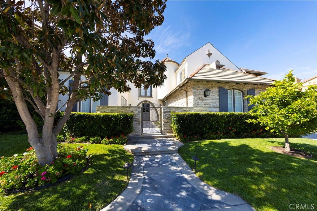 23 Cervantes, Newport Beach, CA 92660