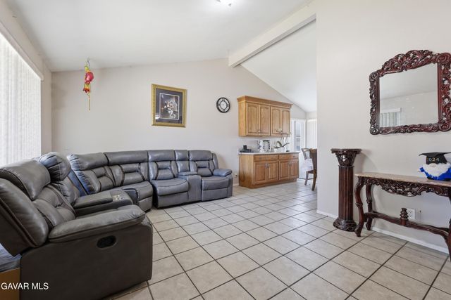 2324 W Avenue K15, Lancaster, CA 93536