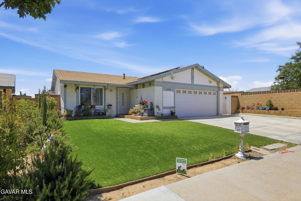 2324 W Avenue K15, Lancaster, CA 93536