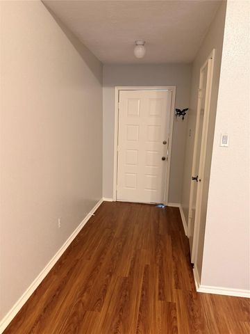 8010 Western Trail Drive, Houston, TX 77040