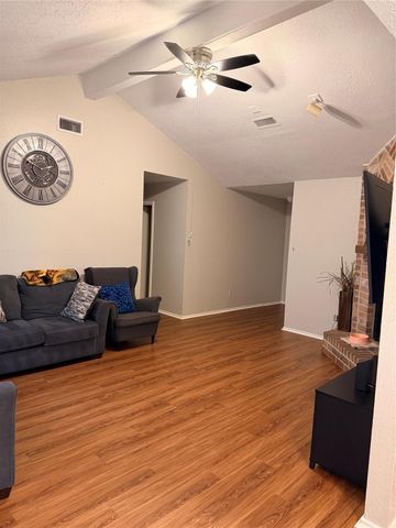 8010 Western Trail Drive, Houston, TX 77040