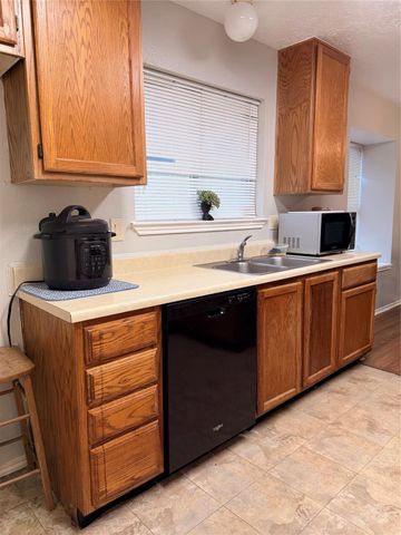 8010 Western Trail Drive, Houston, TX 77040