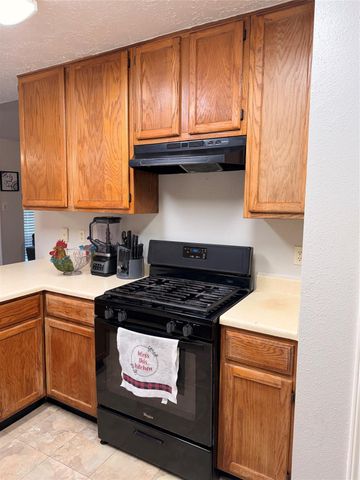 8010 Western Trail Drive, Houston, TX 77040