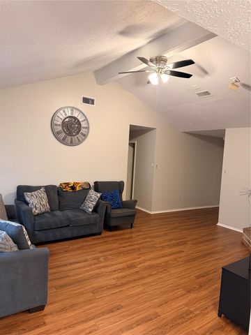 8010 Western Trail Drive, Houston, TX 77040