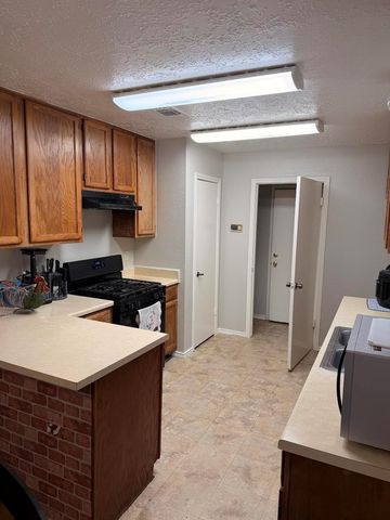 8010 Western Trail Drive, Houston, TX 77040