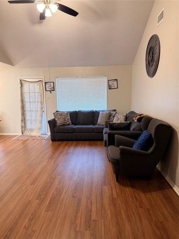 8010 Western Trail Drive, Houston, TX 77040