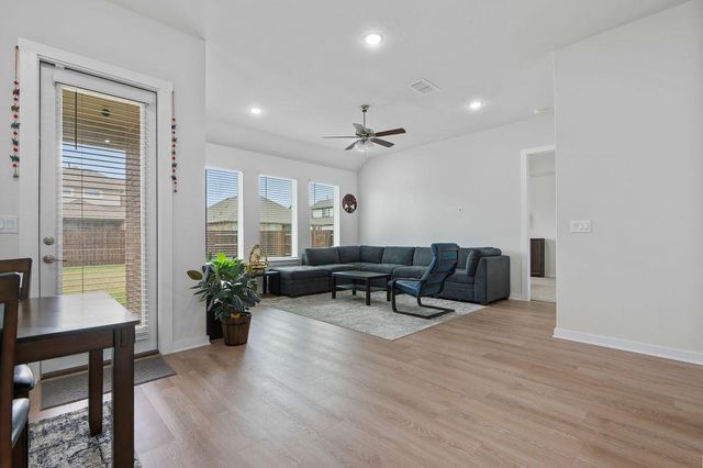 1813 Crow Hop VW, Leander, TX 78641