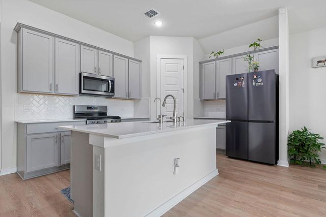 1813 Crow Hop VW, Leander, TX 78641