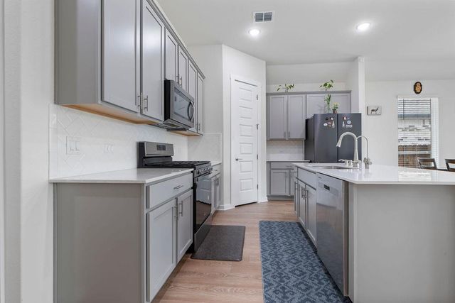 1813 Crow Hop VW, Leander, TX 78641