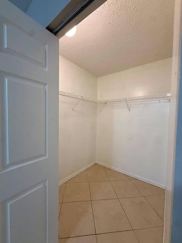 5065 Wiles Road 105, Coconut Creek, FL 33073