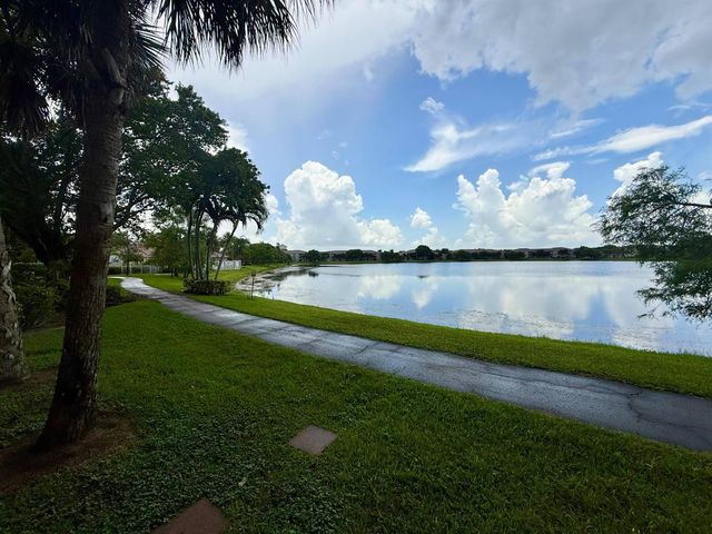 5065 Wiles Road 105, Coconut Creek, FL 33073