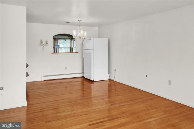 131 GARDEN CITY DR, Lancaster, PA 17602