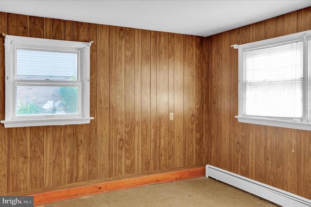 131 GARDEN CITY DR, Lancaster, PA 17602