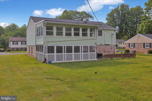 131 GARDEN CITY DR, Lancaster, PA 17602