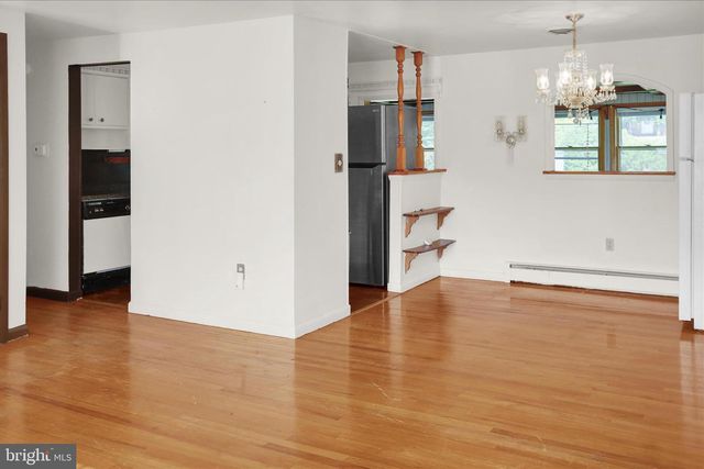 131 GARDEN CITY DR, Lancaster, PA 17602
