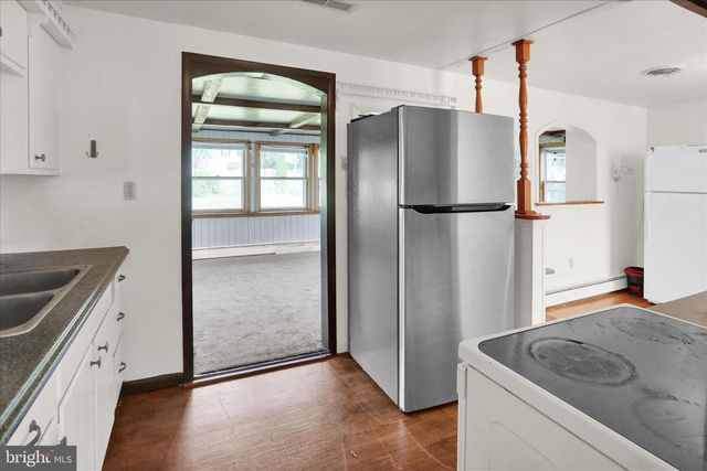 131 GARDEN CITY DR, Lancaster, PA 17602