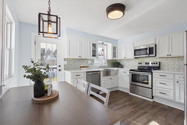 1106 E Court Street, Janesville, WI 53545