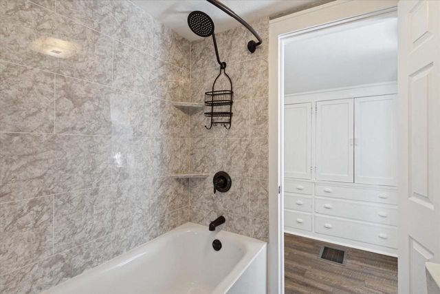 1106 E Court Street, Janesville, WI 53545