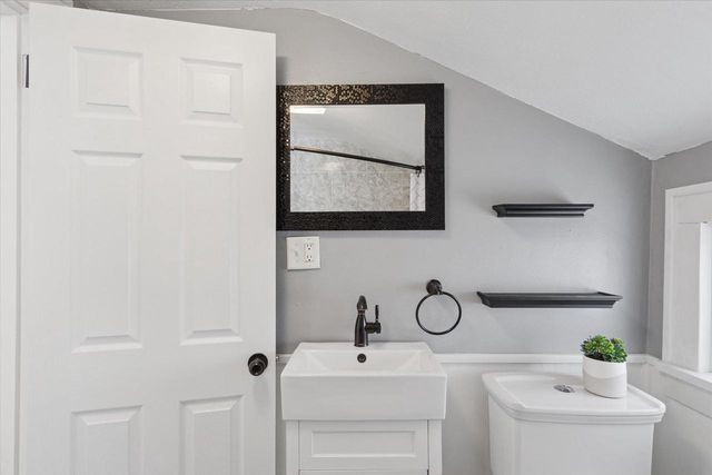 1106 E Court Street, Janesville, WI 53545