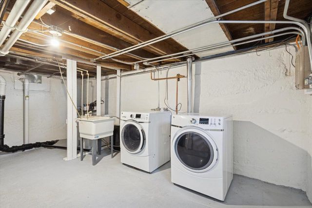 1106 E Court Street, Janesville, WI 53545